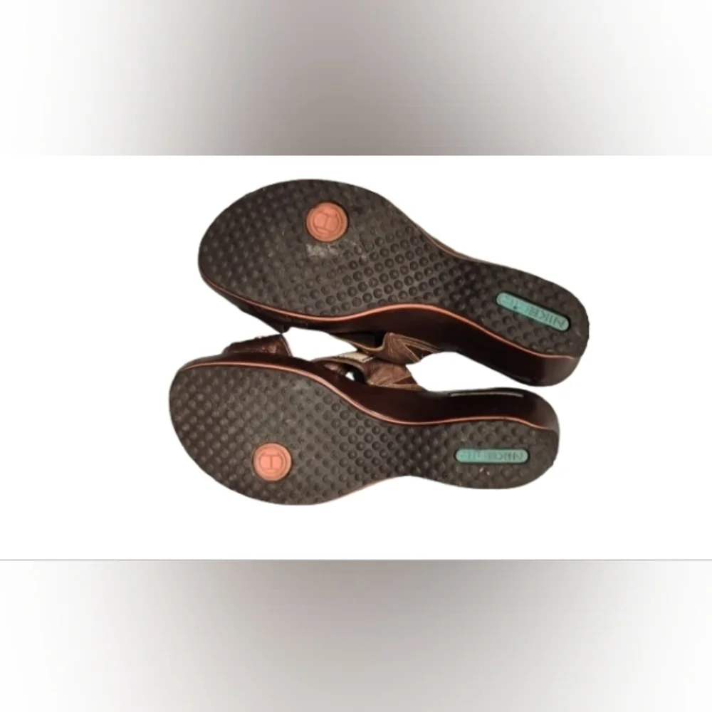 Nike Air Criss Cross Women's Sandals Size 9